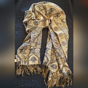 Scarf - Elegant Gold and Gray Woven Patterned Scarf NWT